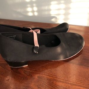CAPEZIO Heeled Character Dance Shoe